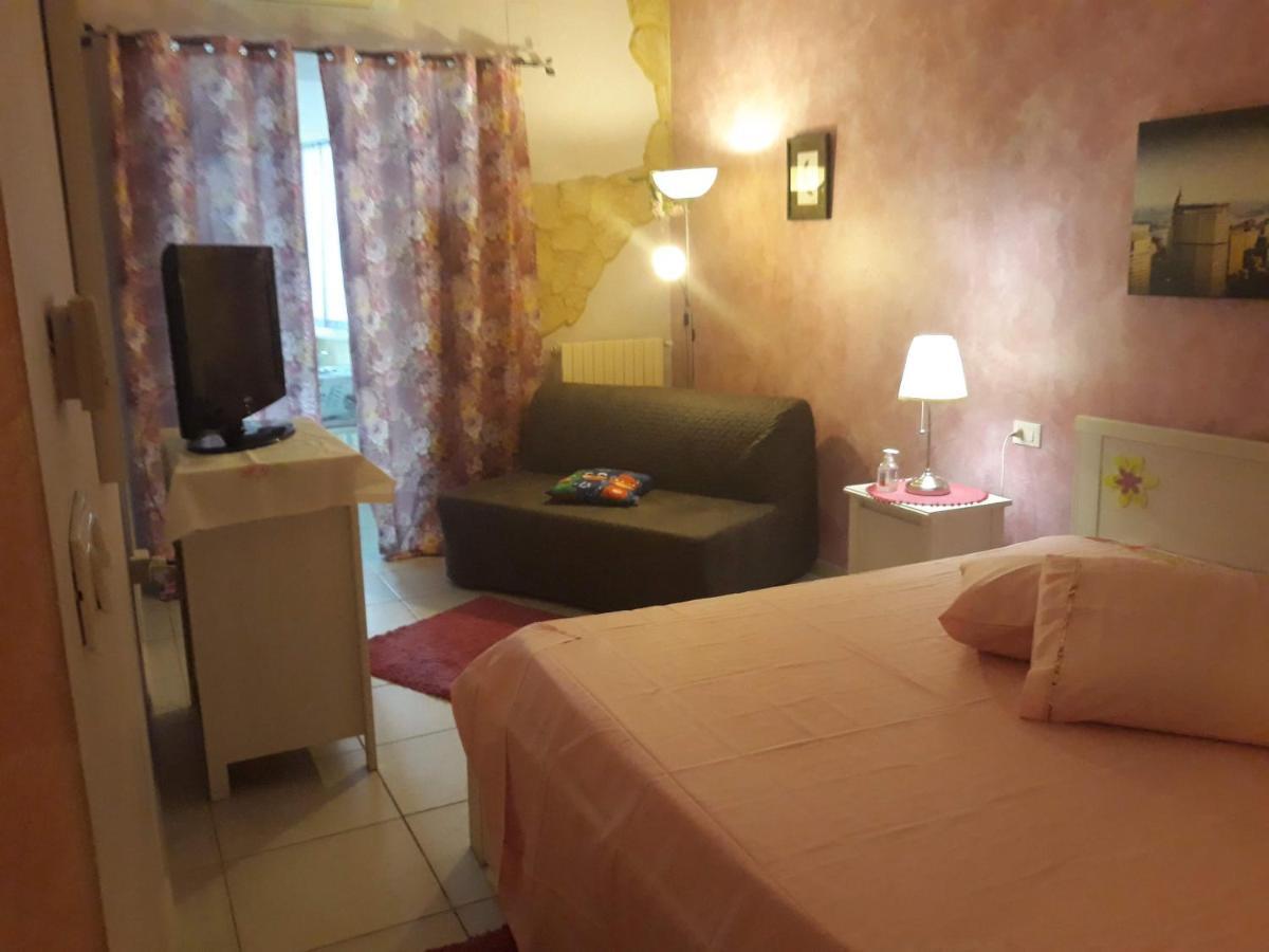 Suites Rome ペスカーラ エクステリア 写真