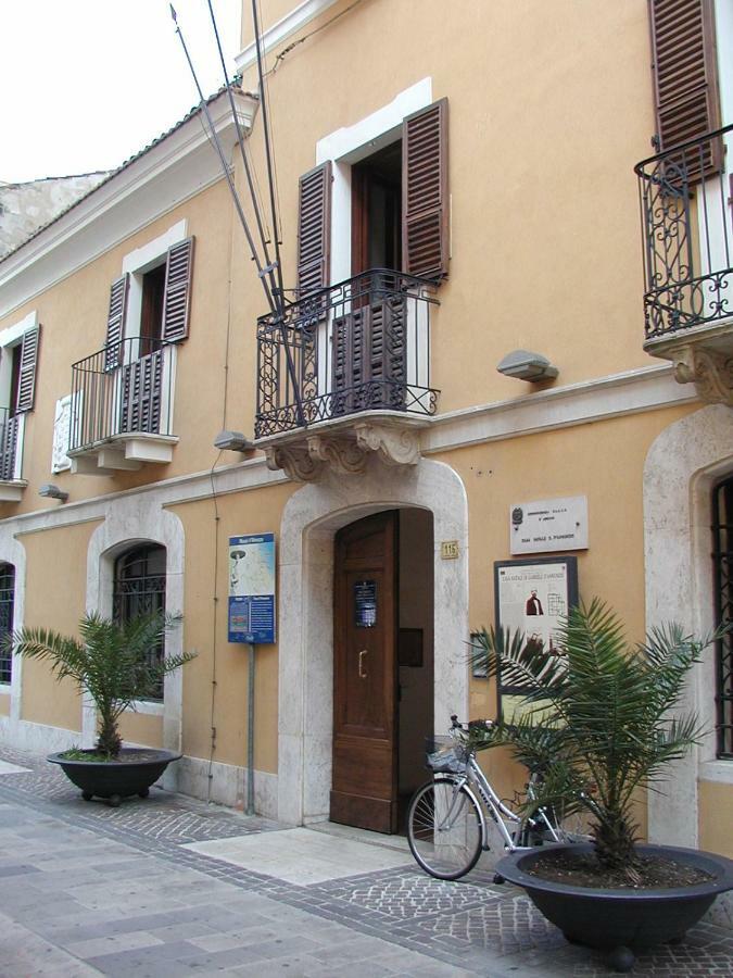 Suites Rome ペスカーラ エクステリア 写真